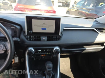 2025 Toyota RAV4 LE - miniatura 11