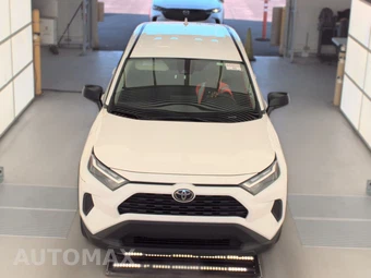 2025 Toyota RAV4 LE - miniatura 2