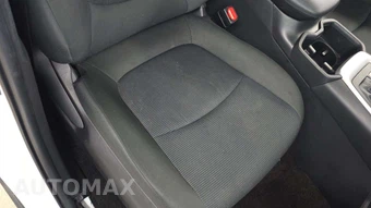 2025 Toyota RAV4 LE - miniatura 29