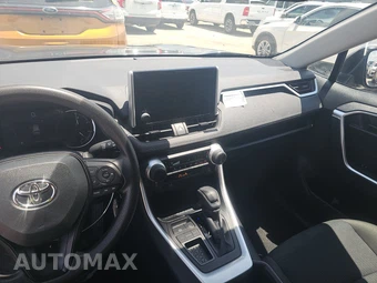 2025 Toyota RAV4 LE - miniatura 11