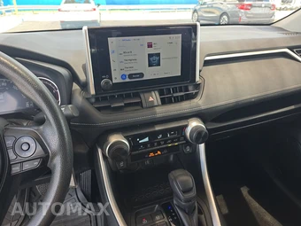 2025 Toyota RAV4 LE - miniatura 11