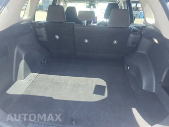 2025 Toyota RAV4 LE – miniatura 16