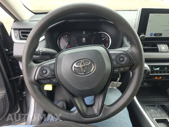 2025 Toyota RAV4 LE - miniatura 10