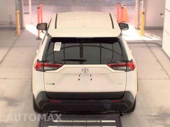 2025 Toyota RAV4 LE - miniatura 5