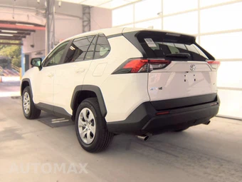 2025 Toyota RAV4 LE - miniatura 6