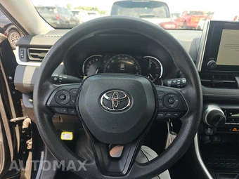 2025 Toyota RAV4 LE - miniatura 10