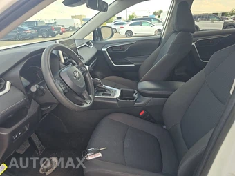 2025 Toyota RAV4 LE - miniatura 7