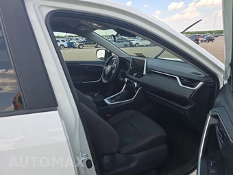 2025 Toyota RAV4 LE - miniatura 8