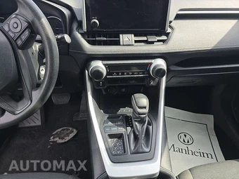 2025 Toyota RAV4 LE - miniatura 11