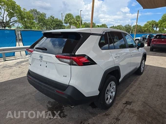 2025 Toyota RAV4 LE - miniatura 4