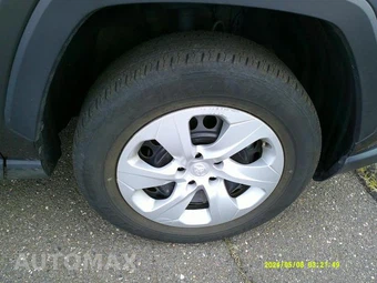 2025 Toyota RAV4 LE - miniatura 20
