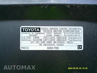 2025 Toyota RAV4 LE - miniatura 9