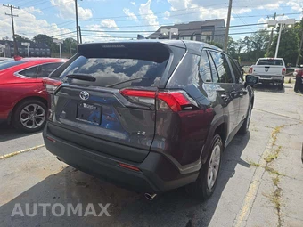 2025 Toyota RAV4 LE - miniatura 3