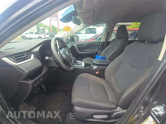 2025 Toyota RAV4 LE - miniatura 6
