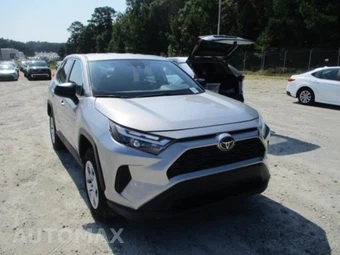2025 Toyota RAV4 LE - miniatura 4