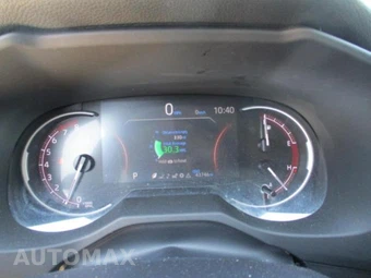 2025 Toyota RAV4 LE - miniatura 8