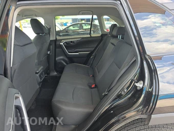 2025 Toyota RAV4 LE – miniatura 13