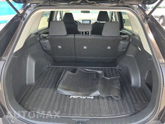 2025 Toyota RAV4 LE – miniatura 16