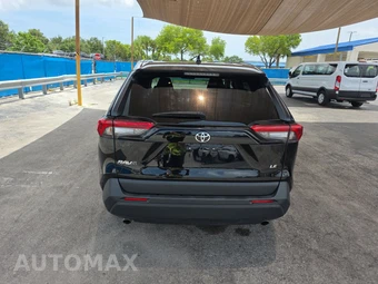 2025 Toyota RAV4 LE – miniatura 5