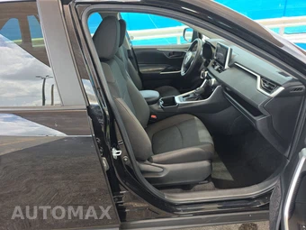 2025 Toyota RAV4 LE – miniatura 8