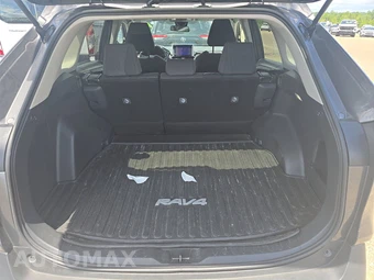 2025 Toyota RAV4 LE - miniatura 16
