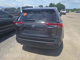 2025 Toyota RAV4 LE - miniatura 5