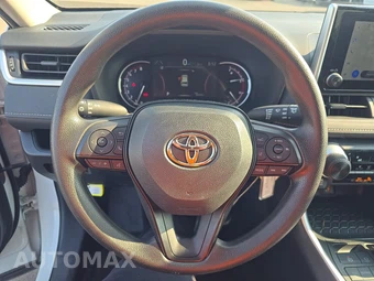 2025 Toyota RAV4 LE – miniatura 10