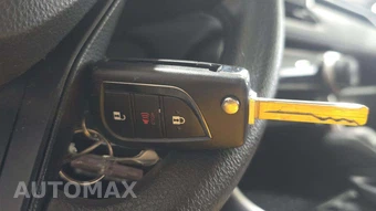 2025 Toyota RAV4 LE – miniatura 21