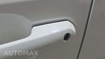 2025 Toyota RAV4 LE – miniatura 30