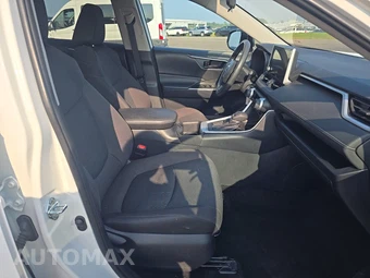 2025 Toyota RAV4 LE – miniatura 8