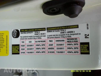 2025 Toyota RAV4 LE - miniatura 18