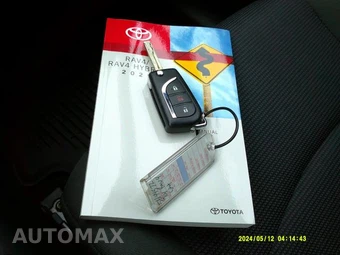 2025 Toyota RAV4 LE - miniatura 2