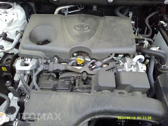 2025 Toyota RAV4 LE - miniatura 4