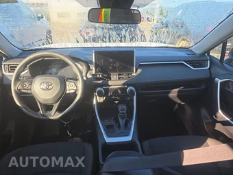 2025 Toyota RAV4 LE - miniatura 11