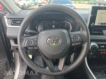 2025 Toyota RAV4 LE - miniatura 10