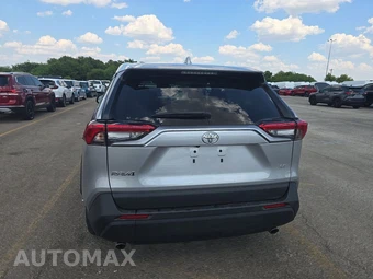2025 Toyota RAV4 LE - miniatura 5