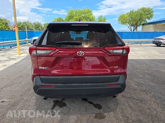 2025 Toyota RAV4 LE – miniatura 5