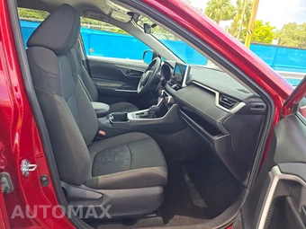 2025 Toyota RAV4 LE – miniatura 8