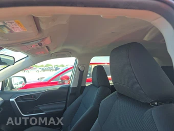 2025 Toyota RAV4 LE - miniatura 17