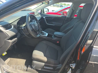 2025 Toyota RAV4 LE - miniatura 7