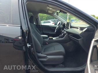 2025 Toyota RAV4 LE - miniatura 8