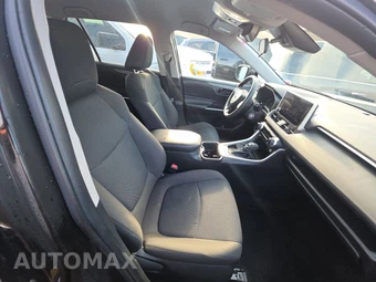 2025 Toyota RAV4 LE - miniatura 8