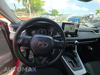 2025 Toyota RAV4 LE - miniatura 10