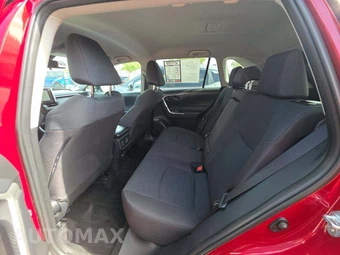 2025 Toyota RAV4 LE - miniatura 13