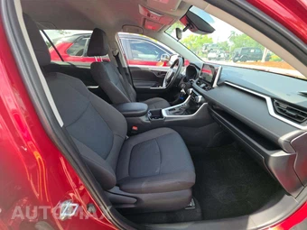 2025 Toyota RAV4 LE - miniatura 18