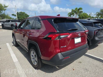 2025 Toyota RAV4 LE - miniatura 2