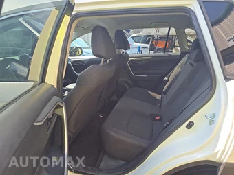 2025 Toyota RAV4 LE - miniatura 13