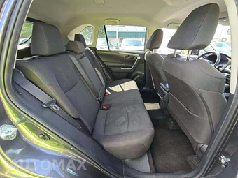 2025 Toyota RAV4 LE - miniatura 13