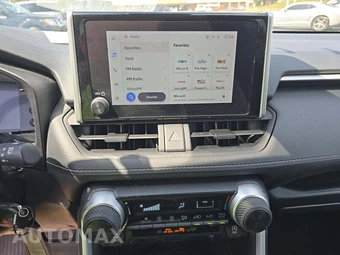 2025 Toyota RAV4 LE - miniatura 7