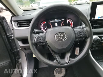 2025 Toyota RAV4 LE - miniatura 10